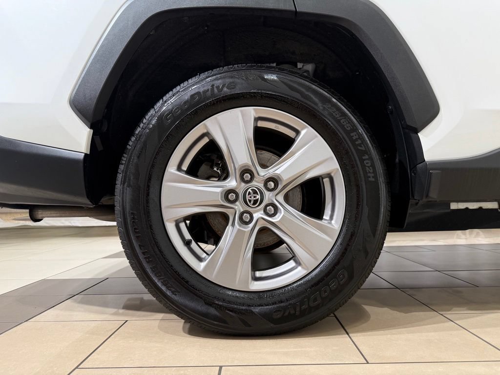 Used 2022 Toyota RAV4 XLE w/ Convenience Package AWD/4WD image 9