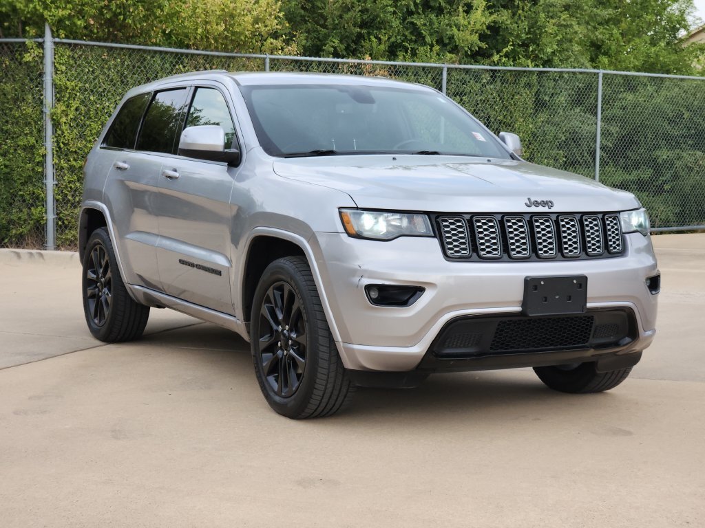 Used 2019 Jeep Grand Cherokee Altitude AWD/4WD image 3