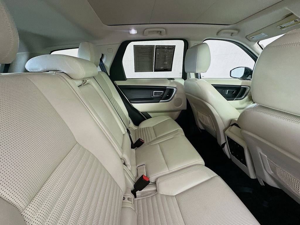 Used 2017 Land Rover Discovery Sport HSE Luxury image 29