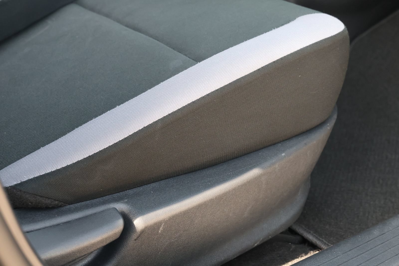 Used 2025 Nissan Versa S w/ Trunk Package FWD image 29