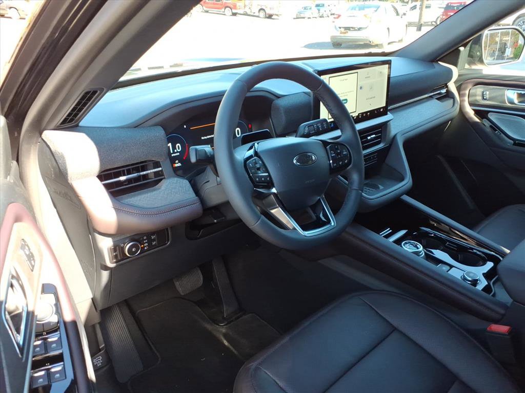 New 2025 Ford Explorer Platinum image 8