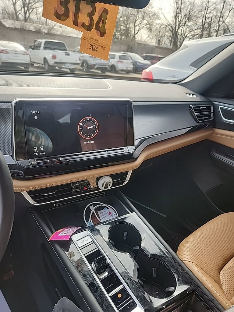 Used 2024 Volkswagen Atlas Cross Sport SEL R-Line image 3