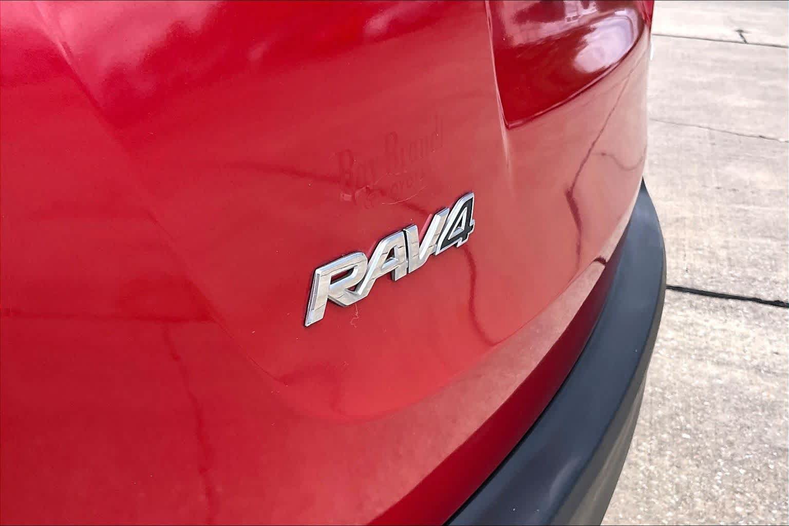 Used 2015 Toyota RAV4 Limited w/ Technology Package FWD image 10