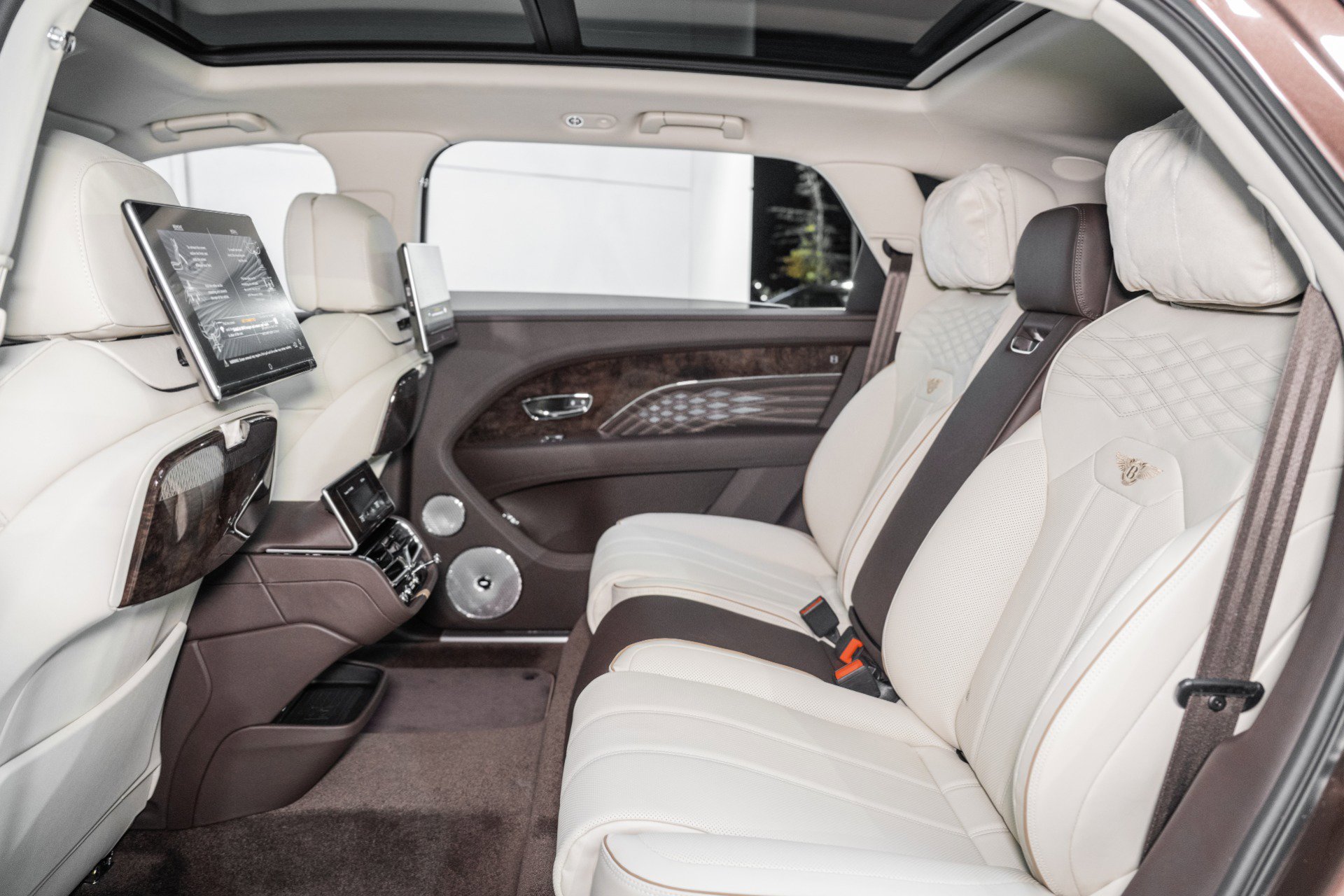 New 2025 Bentley Bentayga Extended Wheelbase image 22