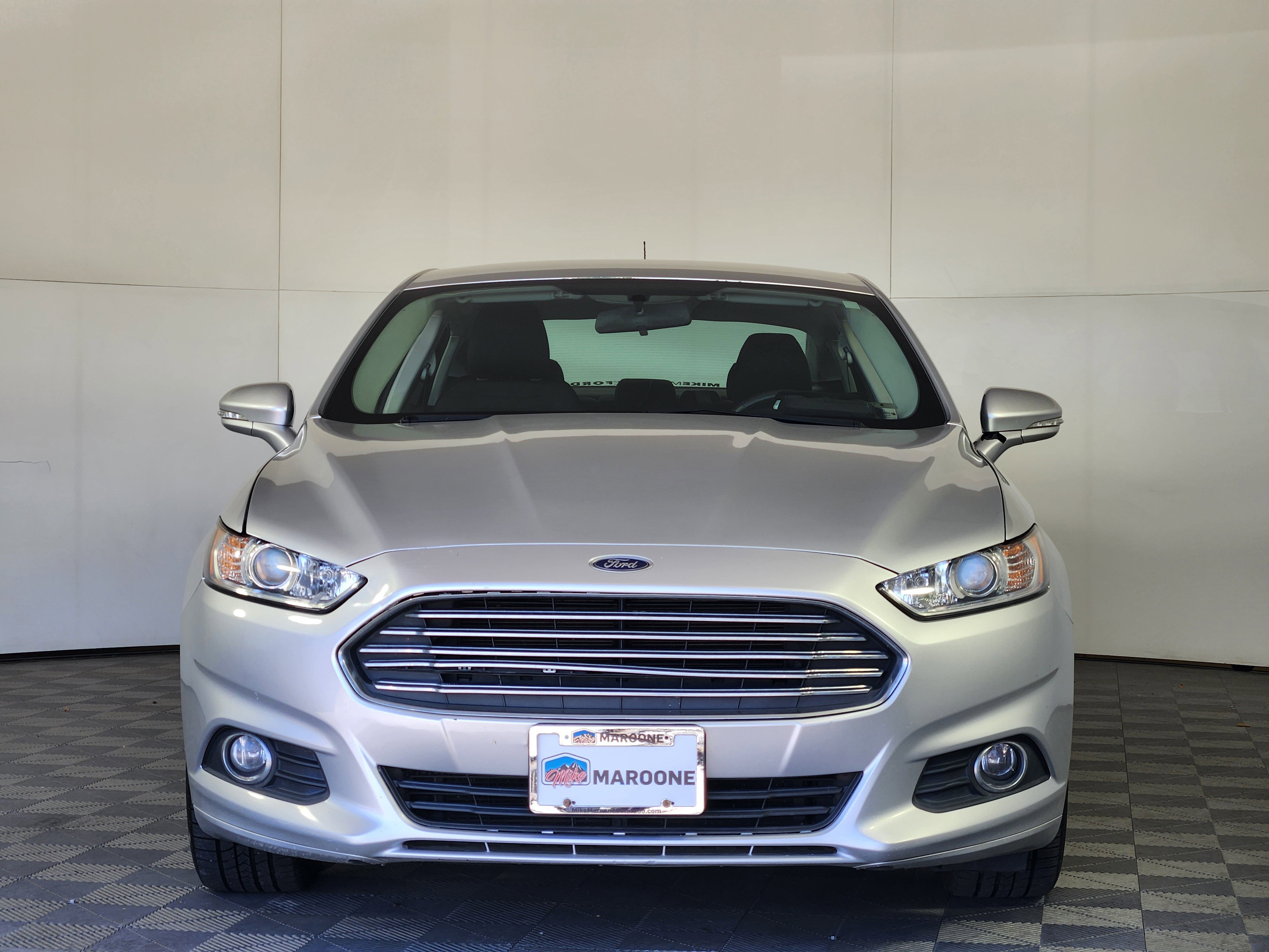 Used 2016 Ford Fusion SE w/ Equipment Group 201A FWD image 2