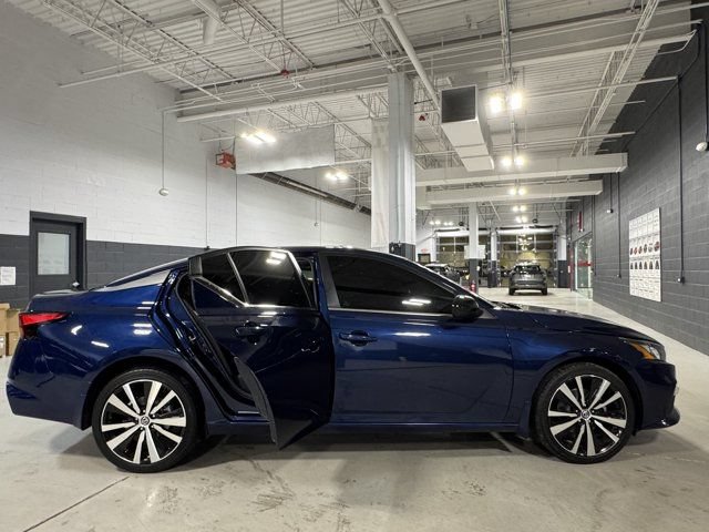 Used 2022 Nissan Altima 2.5 SR AWD/4WD image 17