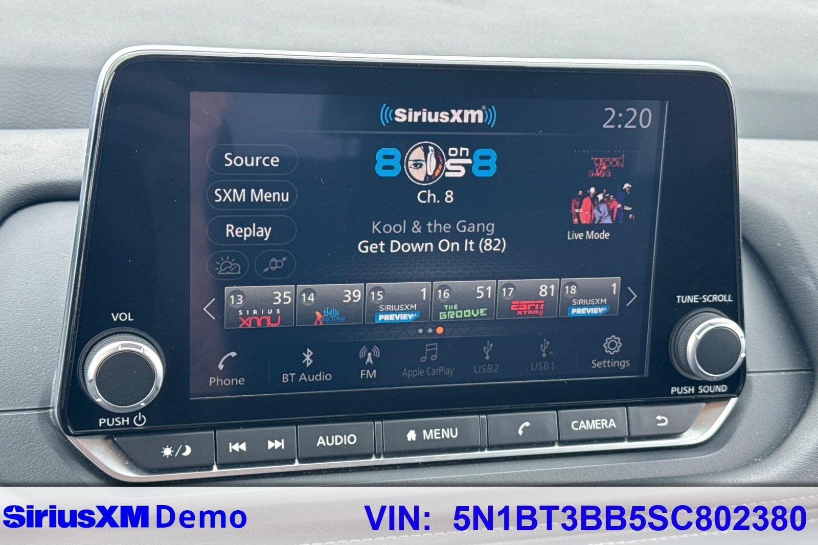Used 2025 Nissan Rogue SV AWD/4WD image 22