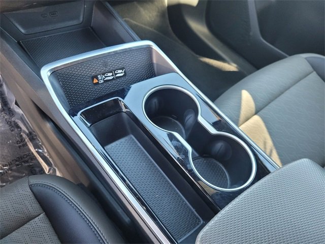 Used 2025 Chevrolet Equinox LT w/ Convenience Package II image 25