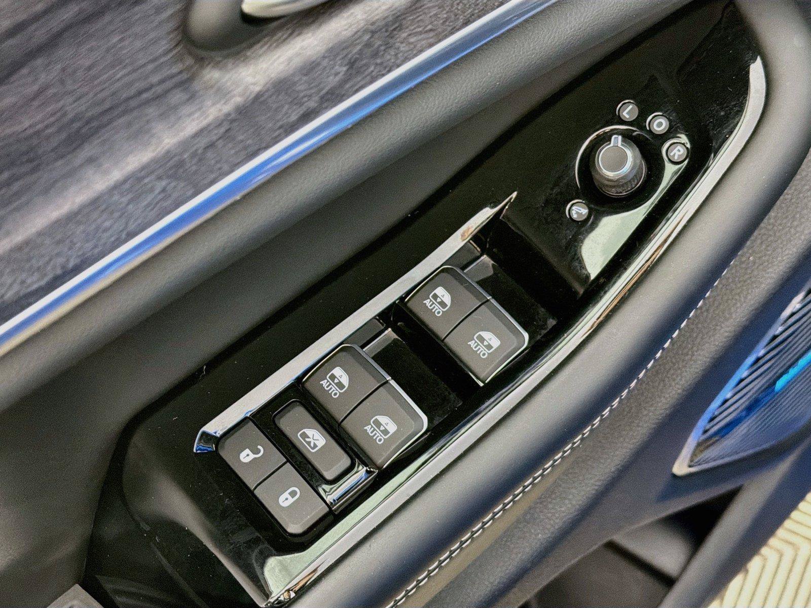 Used 2022 Jeep Grand Cherokee Overland w/ Advanced Protech Group III AWD/4WD image 24