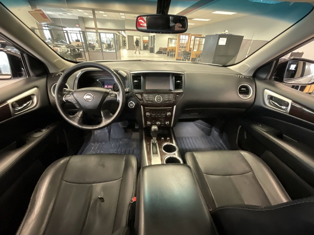 Used 2013 Nissan Pathfinder Platinum w/ Platinum Premium Pkg image 8