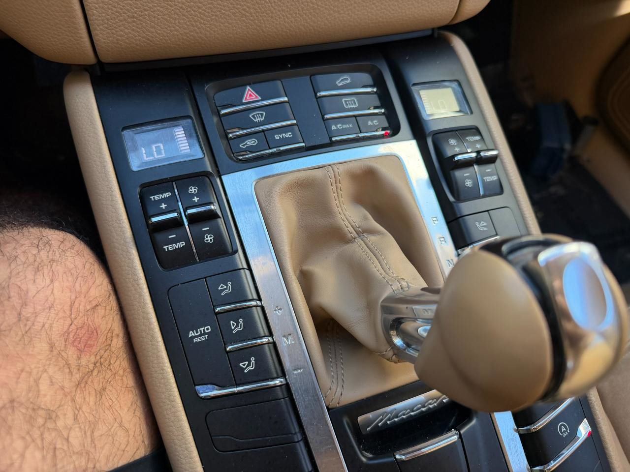 Used 2015 Porsche Macan S image 35