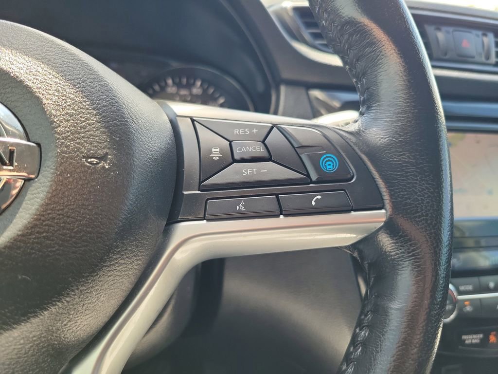 Used 2019 Nissan Rogue SV w/ Premium Package FWD image 24