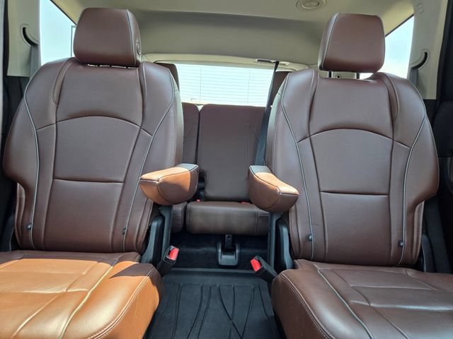 Used 2018 Buick Enclave Avenir FWD image 11