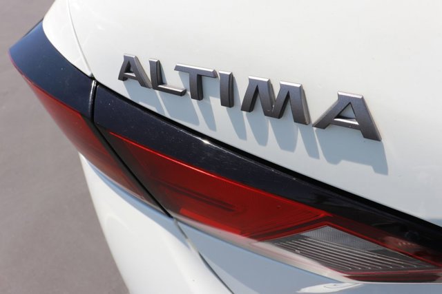 Used 2025 Nissan Altima 2.5 SV FWD image 6