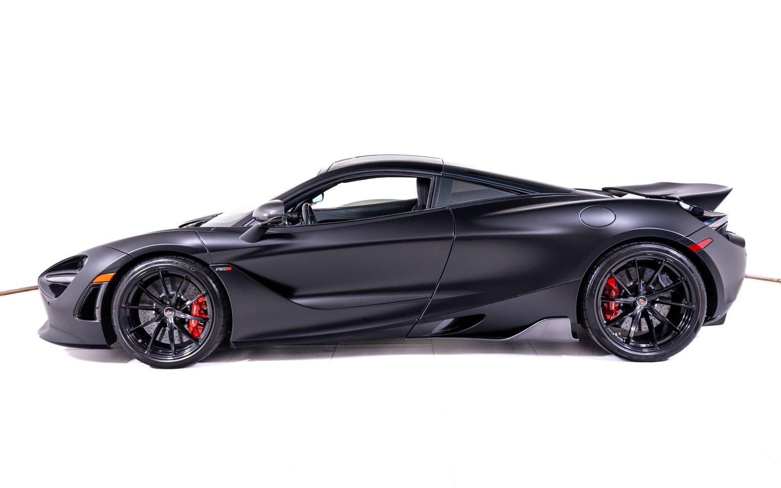 Used 2019 McLaren 720S Performance RWD image 2