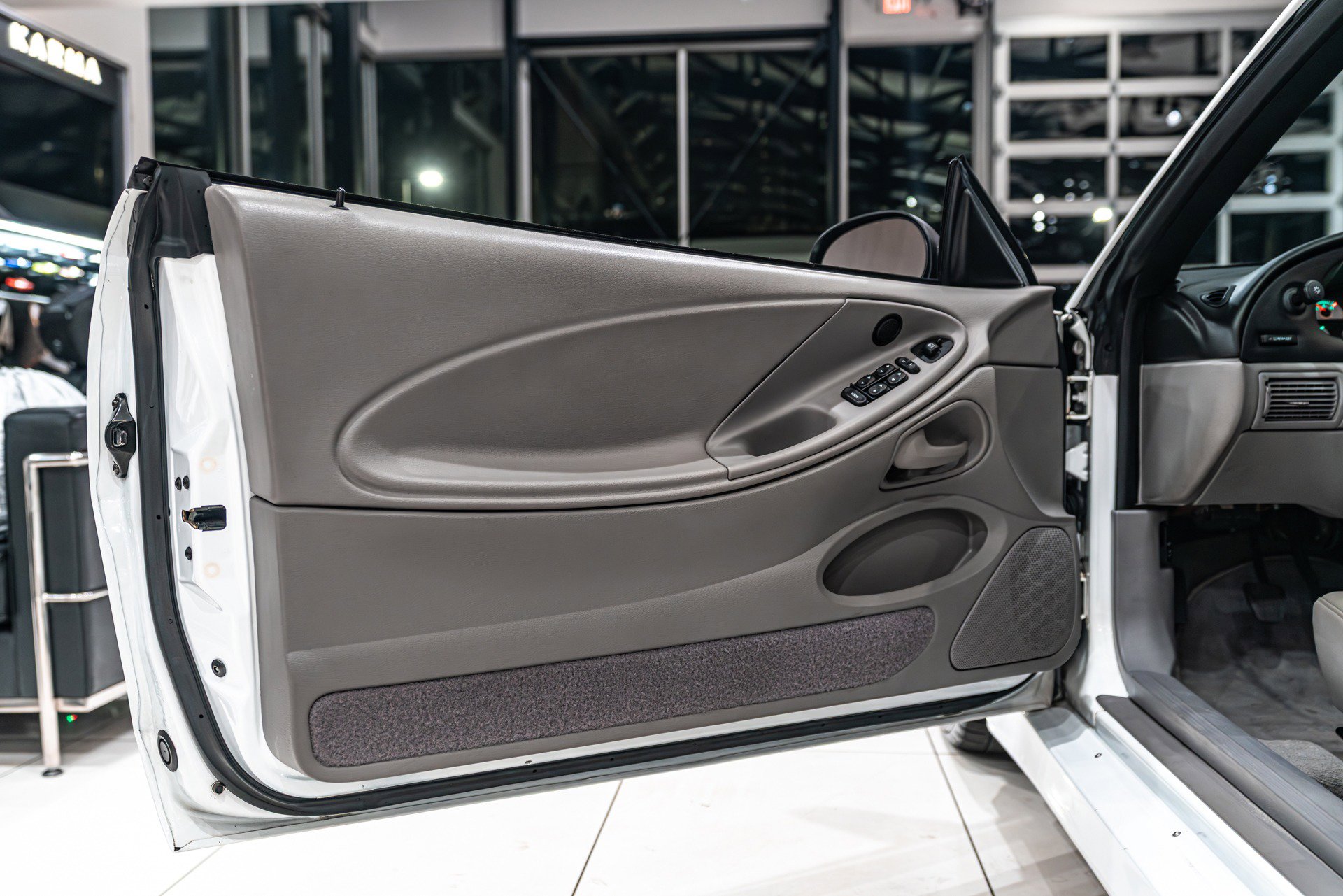 Used 1997 Ford Mustang Convertible image 28