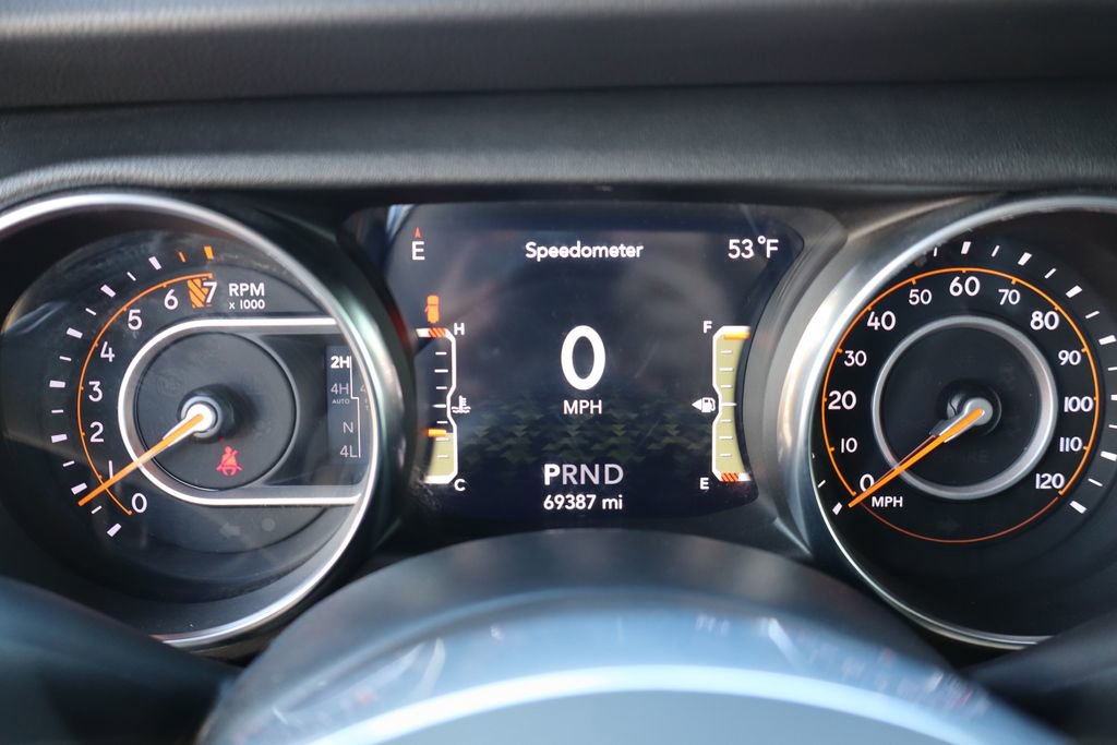 Used 2020 Jeep Wrangler Unlimited Sahara image 17