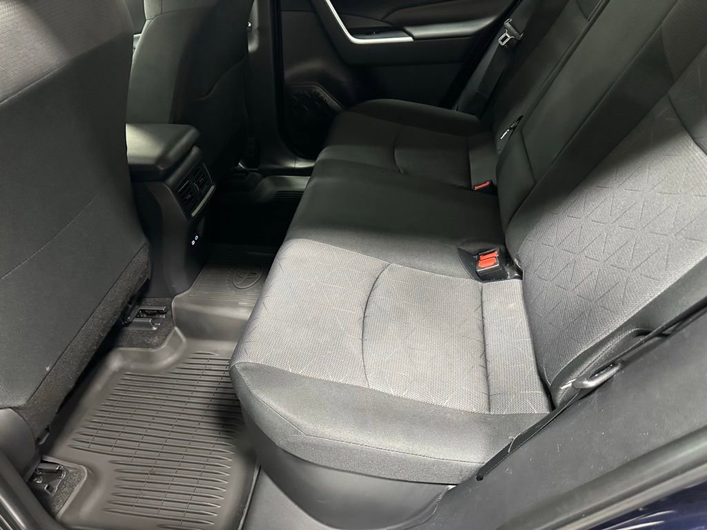 Used 2025 Toyota RAV4 XLE AWD/4WD image 45