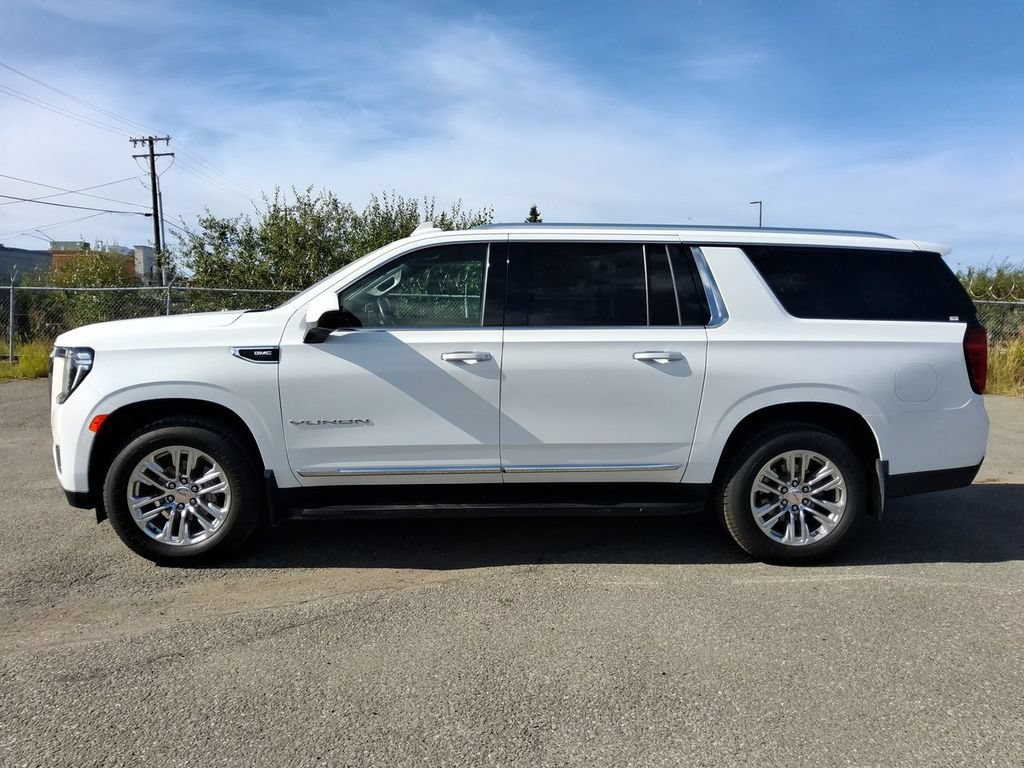 Used 2023 GMC Yukon XL SLT AWD/4WD image 5