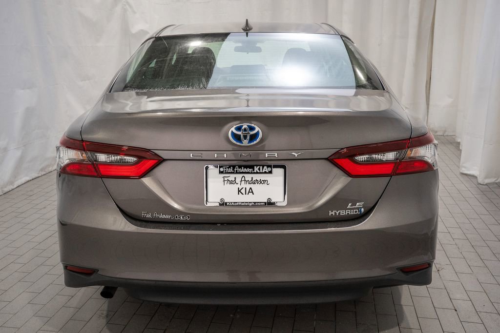 Used 2021 Toyota Camry LE image 4