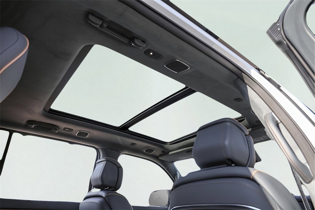 Used 2024 Jeep Grand Wagoneer Series III image 39