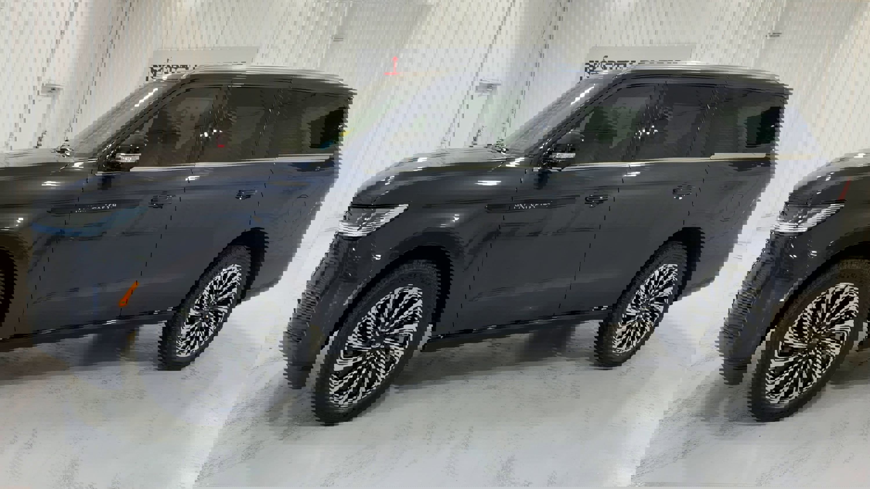 Used 2025 Lincoln Navigator Black Label image 6