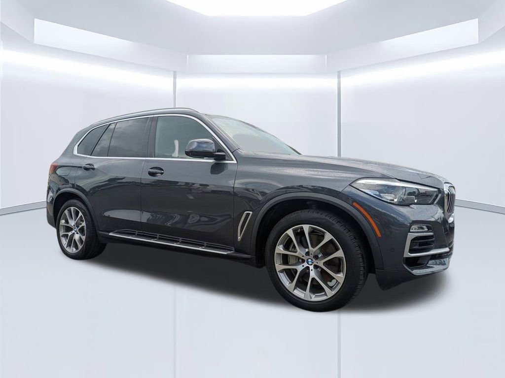 Used 2019 BMW X5 xDrive50i w/ Parking Assistance Package image 2