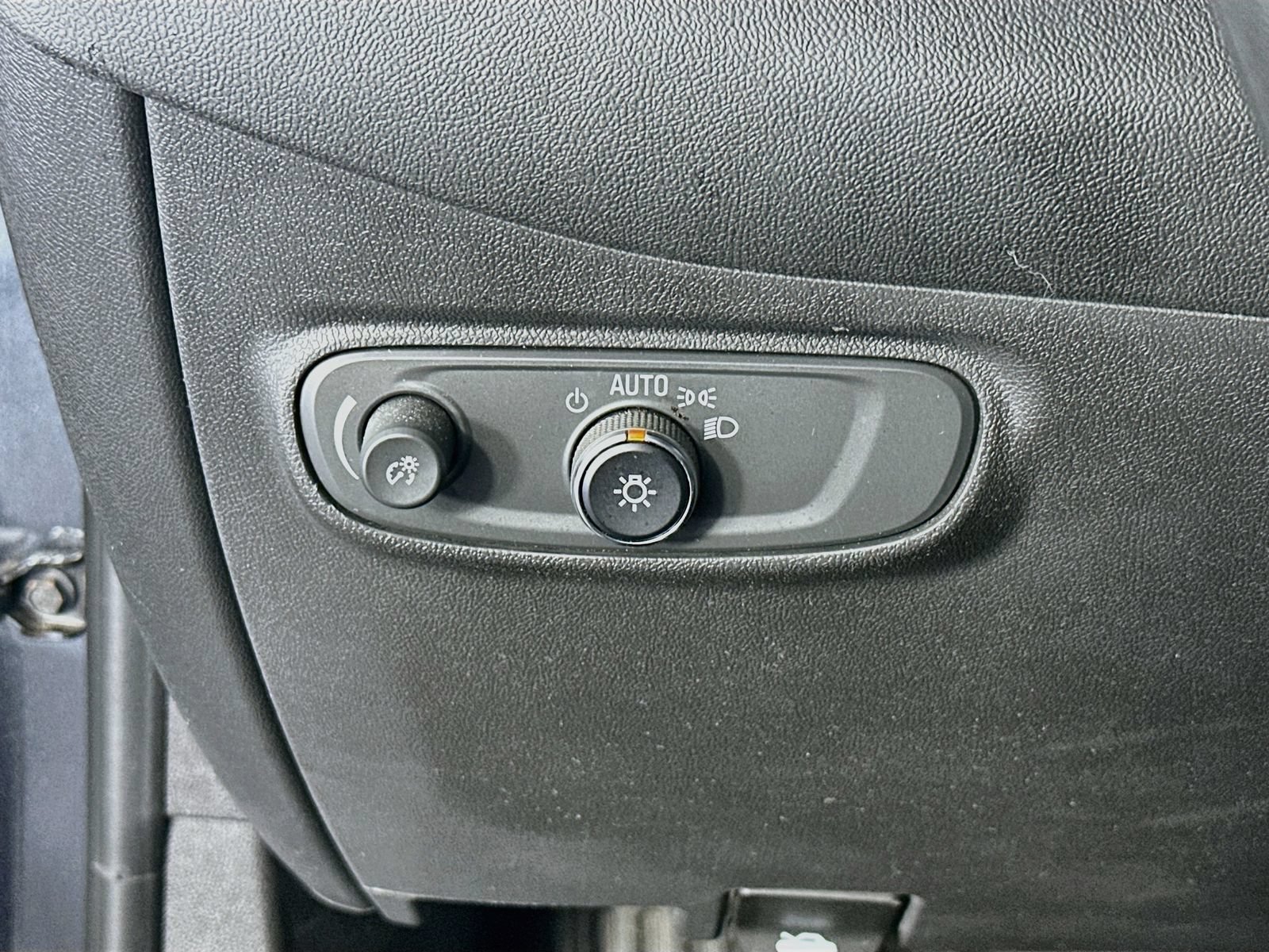 Used 2022 Chevrolet Equinox LS w/ LS Convenience Package FWD image 10