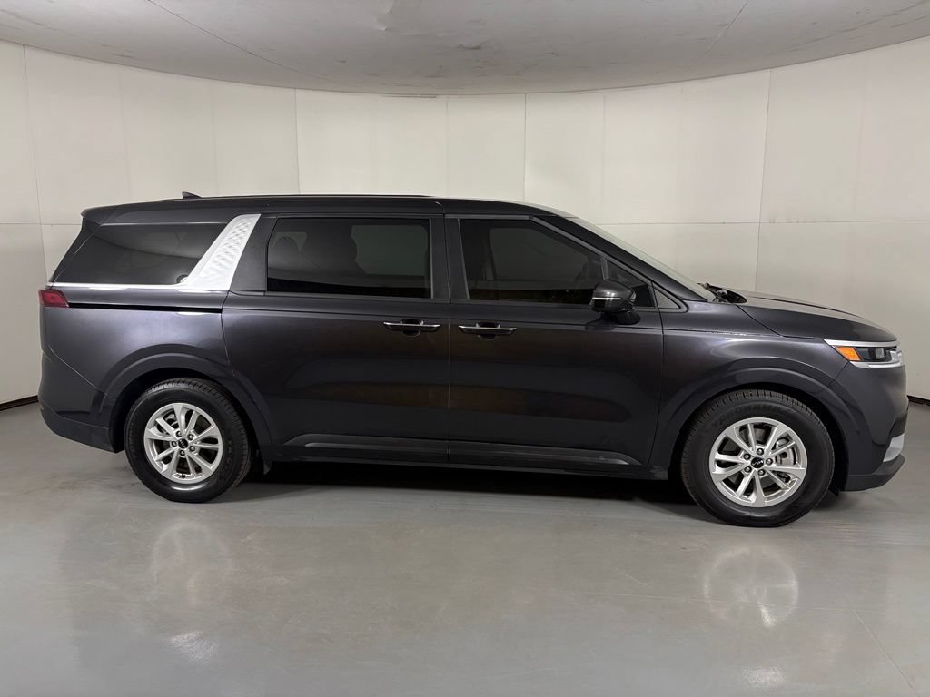 Used 2022 Kia Carnival LX FWD image 9
