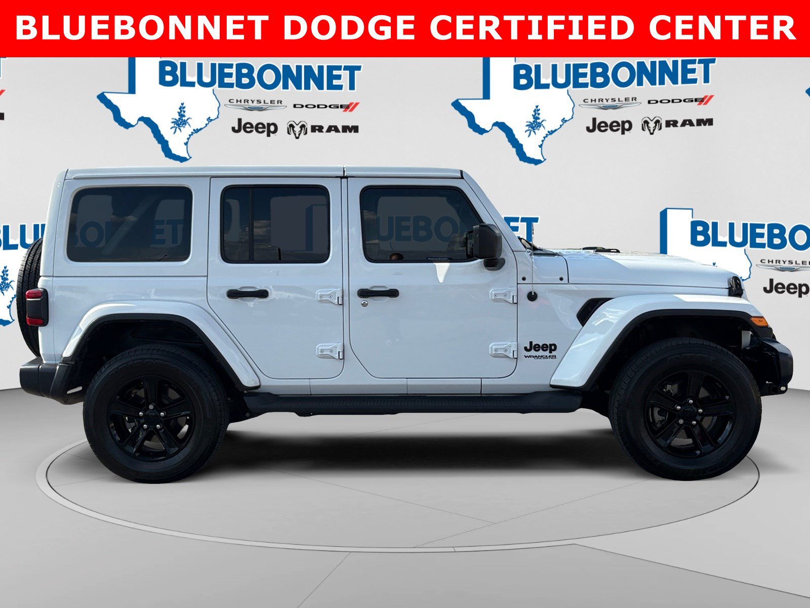 Used 2020 Jeep Wrangler Unlimited Sahara AWD/4WD image 4