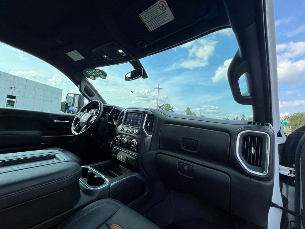 Certified 2022 GMC Sierra 2500 AT4 w/ Snow Plow Prep/Camper Package AWD/4WD image 39