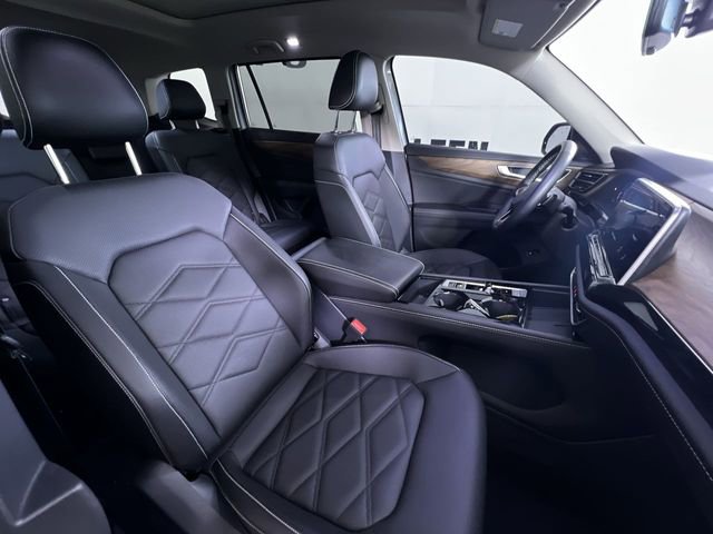 Used 2025 Volkswagen Atlas SE image 25
