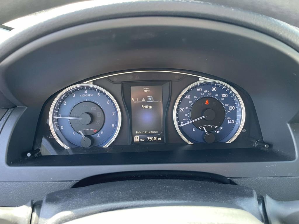 Used 2016 Toyota Camry LE image 28