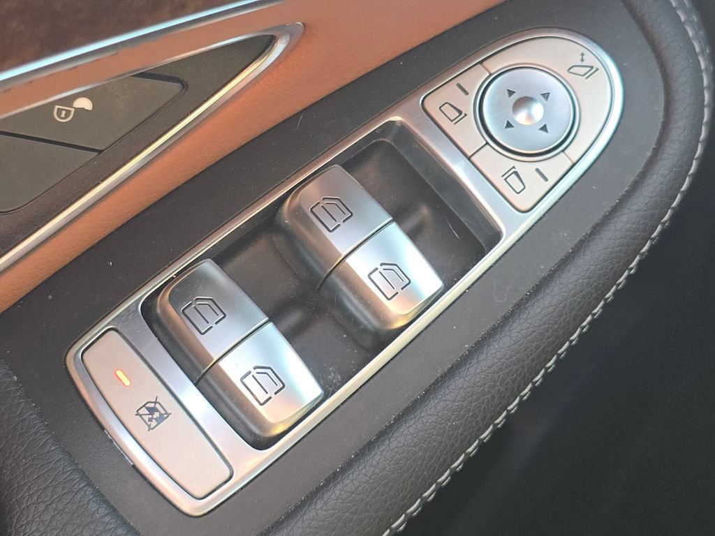 Used 2017 Mercedes-Benz GLC 300 4MATIC image 28