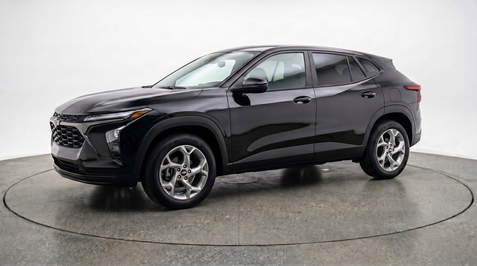 Used 2025 Chevrolet Trax LT FWD image 3