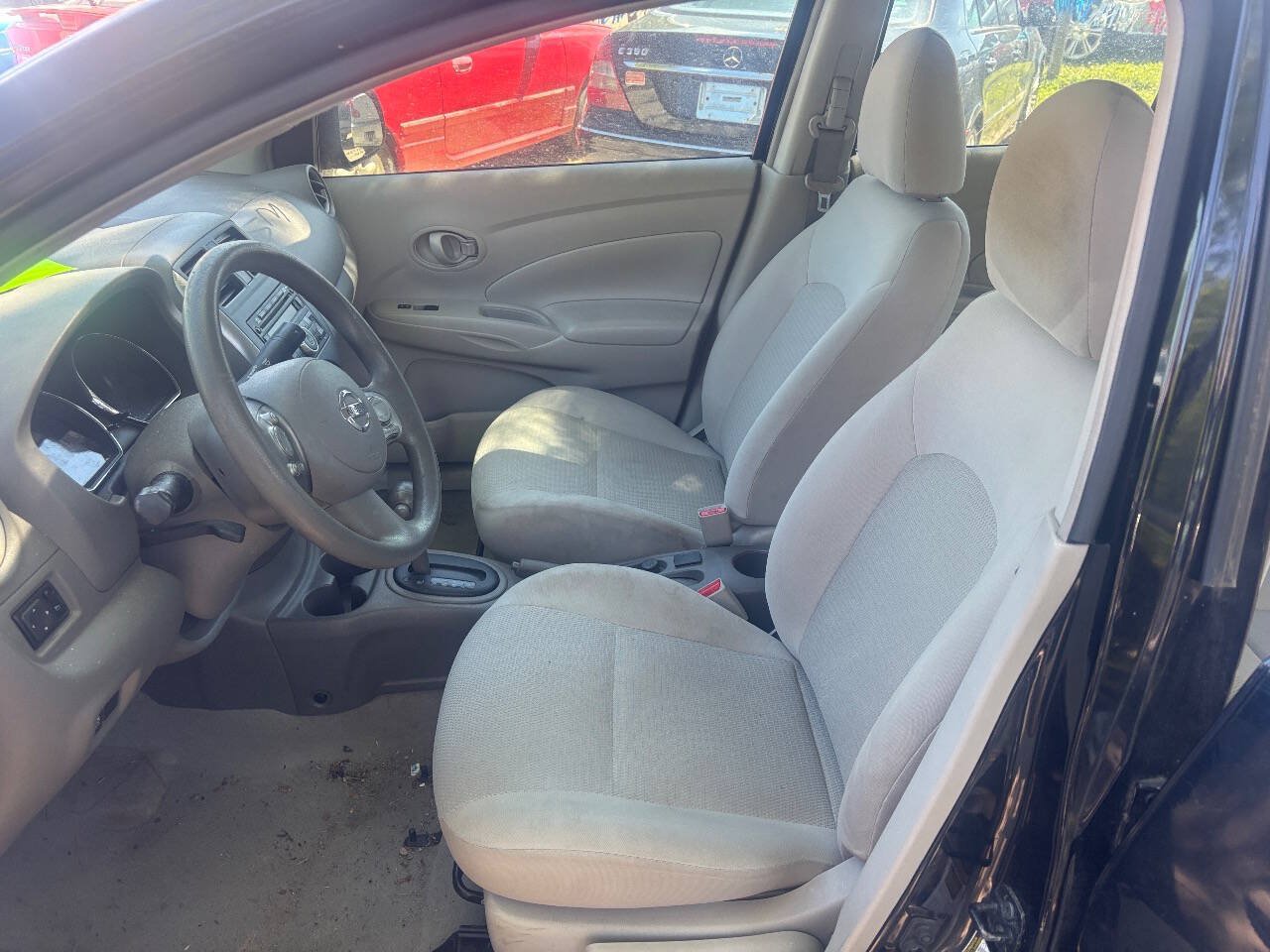 Used 2012 Nissan Versa SV w/ Convenience Pkg FWD image 11