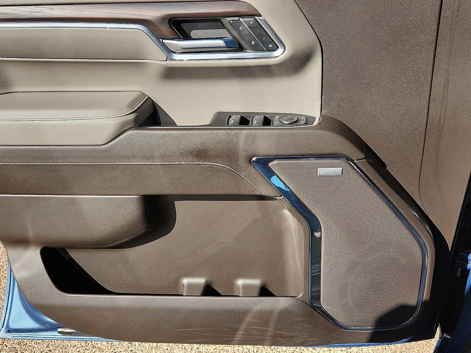 Used 2024 GMC Sierra 1500 SLT image 18