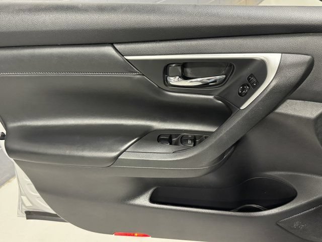 Used 2016 Nissan Altima 2.5 SL w/ 2.5 Technology Package FWD image 14