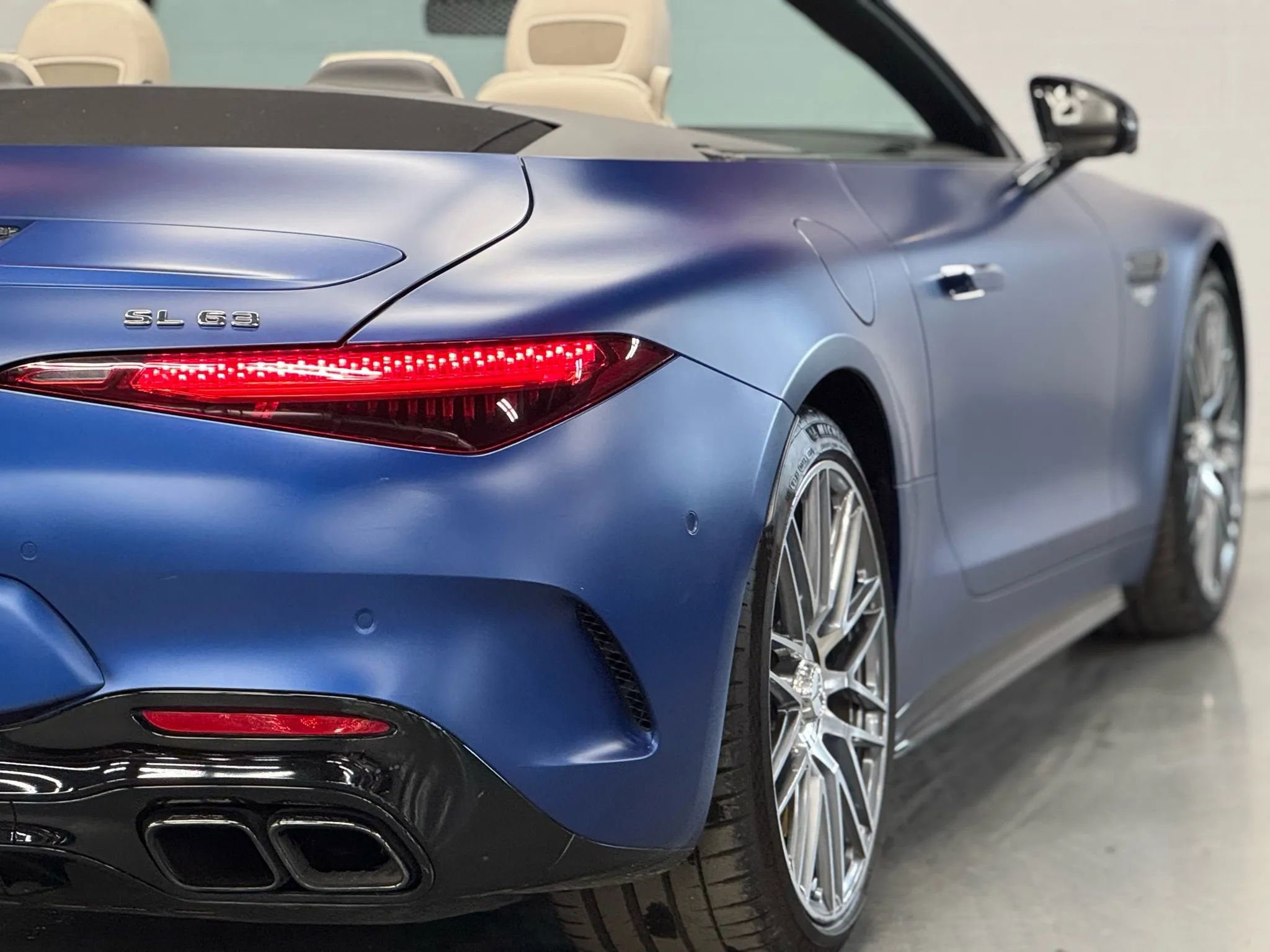 Used 2023 Mercedes-Benz SL 63 AMG 4MATIC image 14