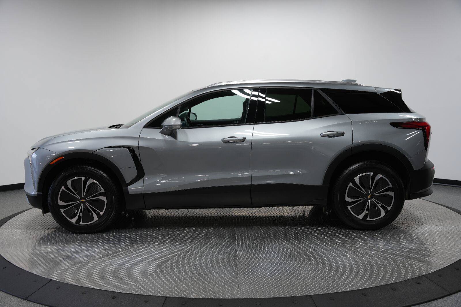 Certified 2024 Chevrolet Blazer EV LT AWD/4WD image 5