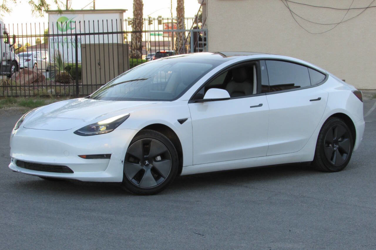 Used 2021 Tesla Model 3 Standard Range Plus image 3