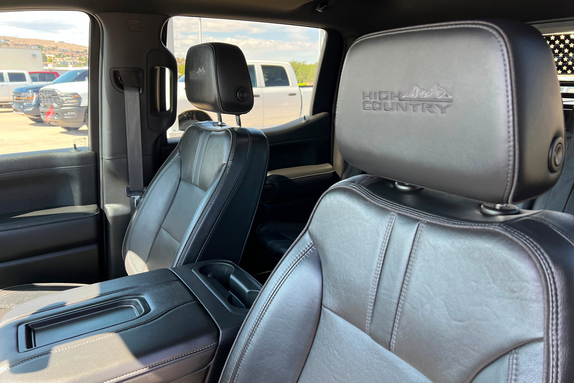 Used 2021 Chevrolet Silverado 1500 High Country w/ Technology Package AWD/4WD image 16