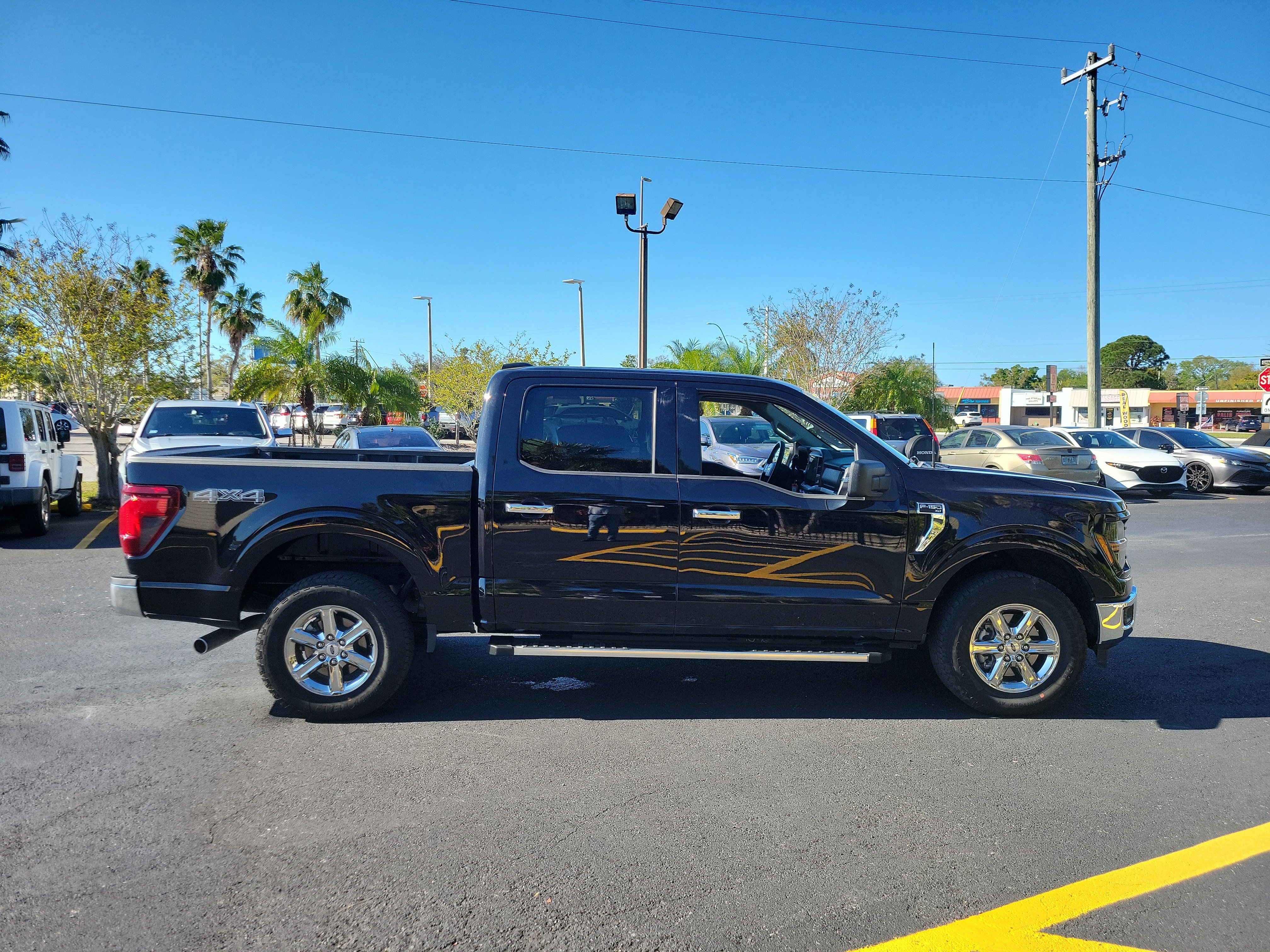Used 2025 Ford F150 XLT w/ Equipment Group 301A Standard image 5