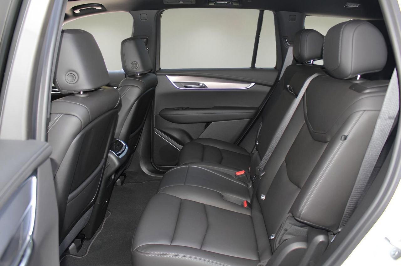 New 2025 Cadillac XT6 Luxury FWD image 13