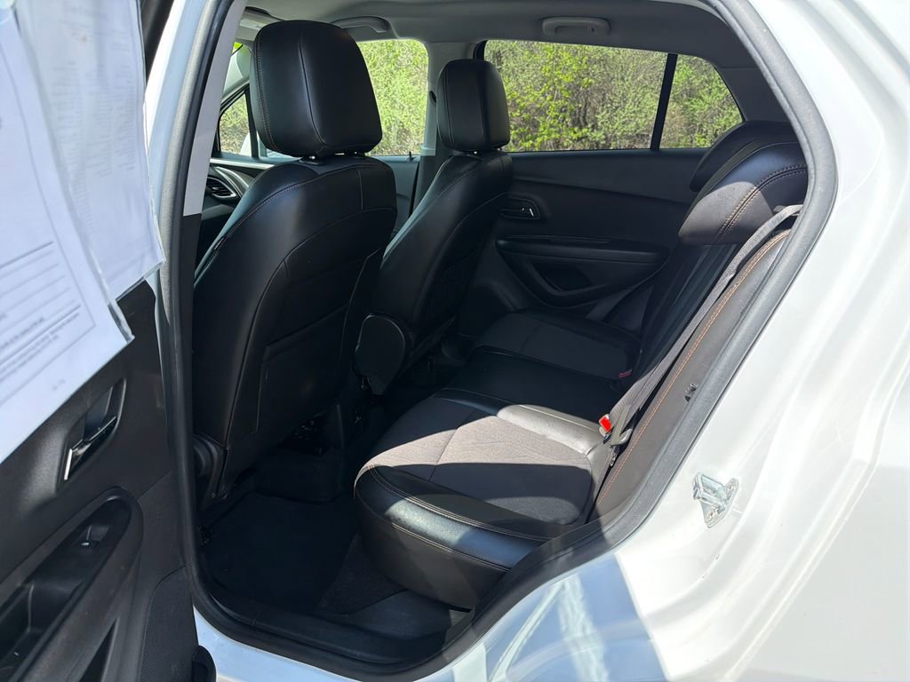 Used 2019 Chevrolet Trax LT w/ LT Convenience Package FWD image 22