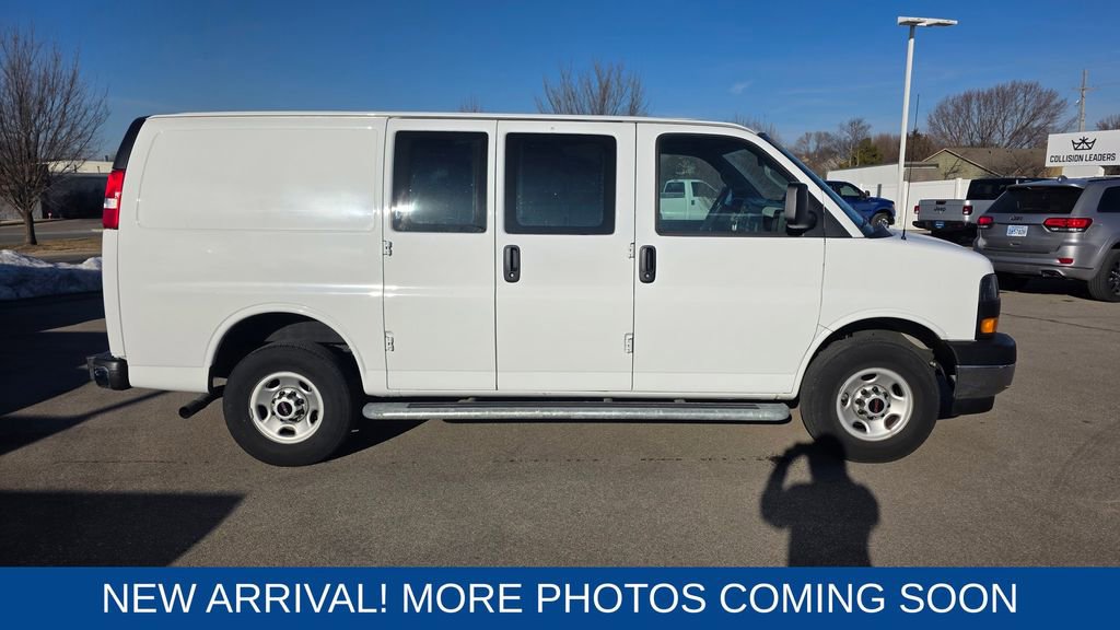 Used 2024 GMC Savana 2500 w/ Driver Convenience Package image 6
