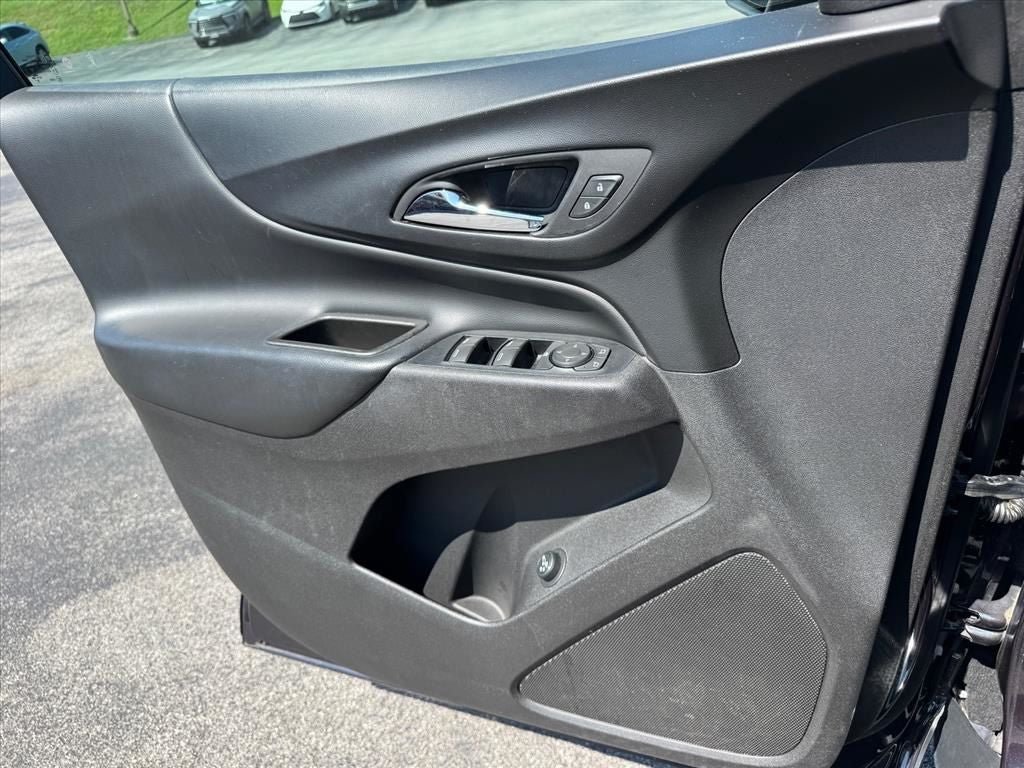 Used 2019 Chevrolet Equinox LT w/ Sun & Navigation Package AWD/4WD image 22