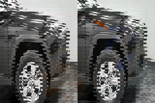 Used 2025 Toyota RAV4 LE image 13
