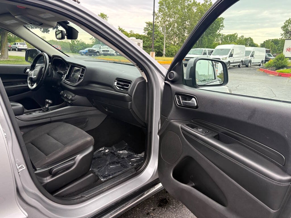 Used 2021 Dodge Durango SXT w/ 3rd Row Seating Group AWD/4WD image 18
