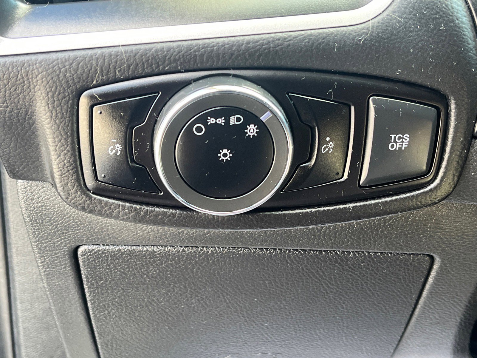 Certified 2024 Ford Edge SE w/ Black Appearance Package image 17